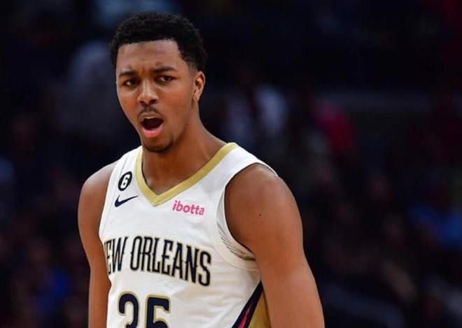 特雷-墨菲投进12个三分狂砍44分，10+三分次数位列历史第五