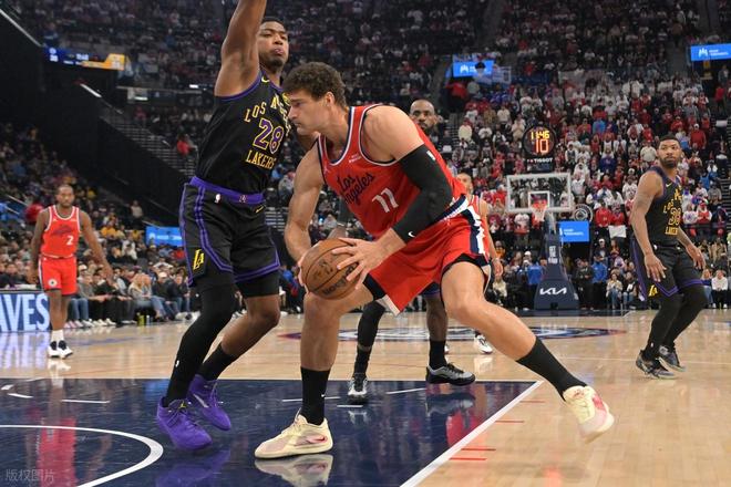 逆转失败！詹姆斯空砍23+5+6！小卡复出打爆湖人，哈登对飙东契奇