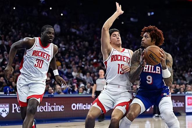 攻防两端都完爆了火箭！76人锋线大将的状态看起来相当不错？