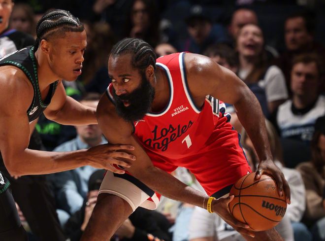 哈登34分迎里程碑，快船惜败森林狼！三个难题无法解决，该重建了