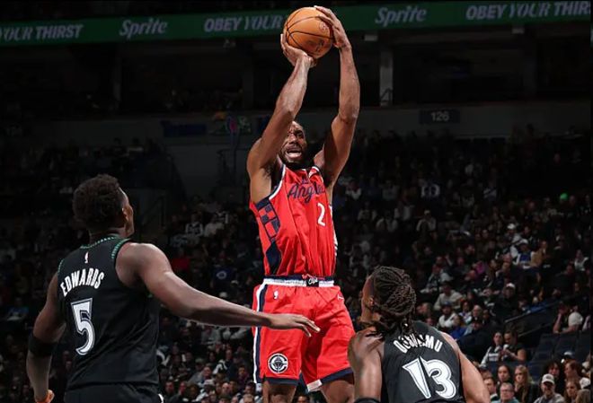 莱昂纳德轰41分4抢断创6大神迹：首次单赛季4次40+分+43年来首人