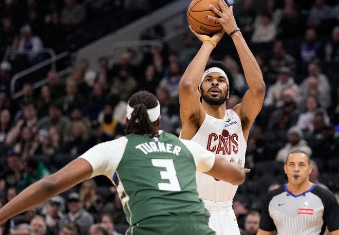 绝平超时！骑士惜败雄鹿！阿伦+施罗德空砍53分，泰森战犯表现！