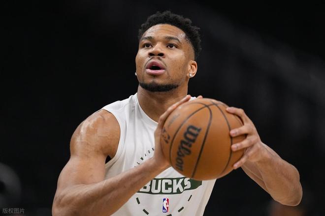 加时鏖战打到窒息，雄鹿把鹈鹕拖进深渊，44分也没能救命