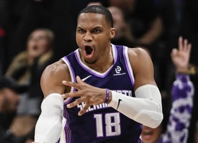 威少：我打球时很多年轻球员还没出生，传授经验是我的义务和责任