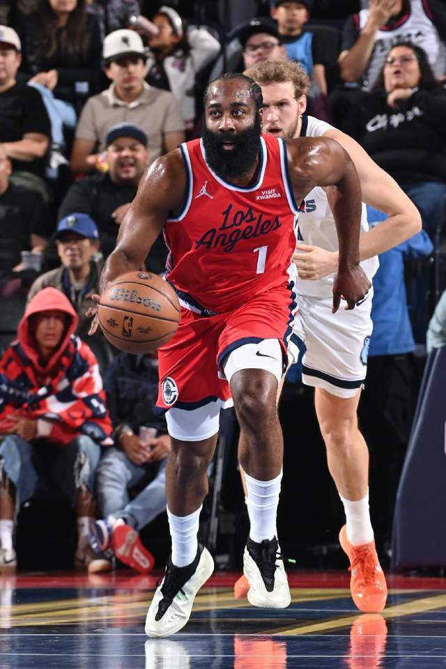 打疯了！快船一度取得16分领先：哈登17分5助，莱昂纳德小爆发