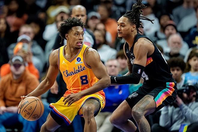 打爆了马刺的防线！黄蜂替补控卫又一次打出了顶级第六人的表现？