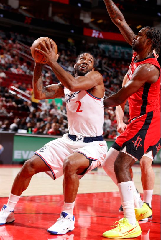 连续32场20+快船队史第三！小卡刷纪录吞里程悲 在场-16被迫打卡