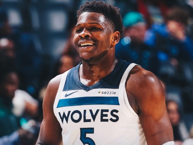 小卡伤停快船惜败森林狼吞3连败 华子31分连中关键球兰德尔10中1