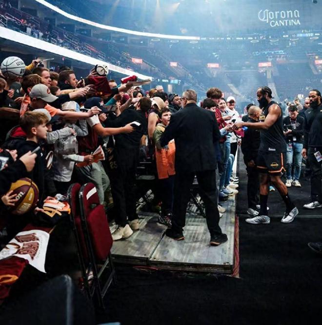 狂轰138:113骑士队集体暴走！哈登11助甘当绿叶，5连胜冲东部前2