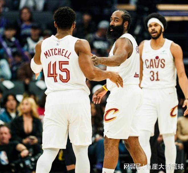 逆转！米切尔35+4首发第一，威少21+9犯大错，哈登23+8末节救赎