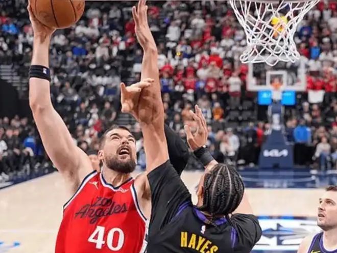 快船真能忍祖巴茨！进攻黄油手+影响空间，防守纯副作用还坚持用