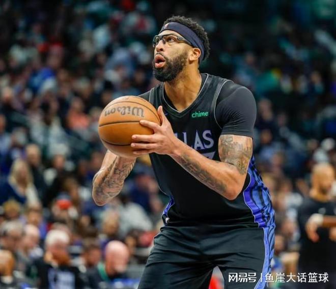 独行侠完胜！浓眉24+14状元首发第二，湖人克星大爆发，克莱12+2