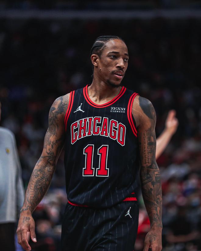 09届太强了！都是26000分，你知道哈登库里德罗赞用了多少场吗？