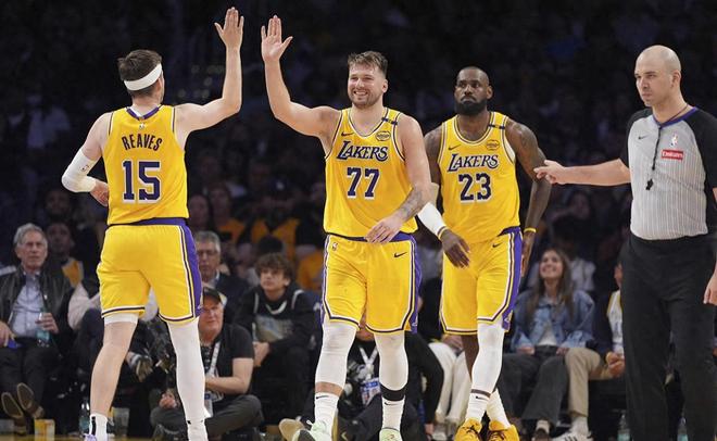 湖人惜敗掘金后！說明了3件事，三巨頭1+1+1＜3，首發(fā)必須調(diào)整了