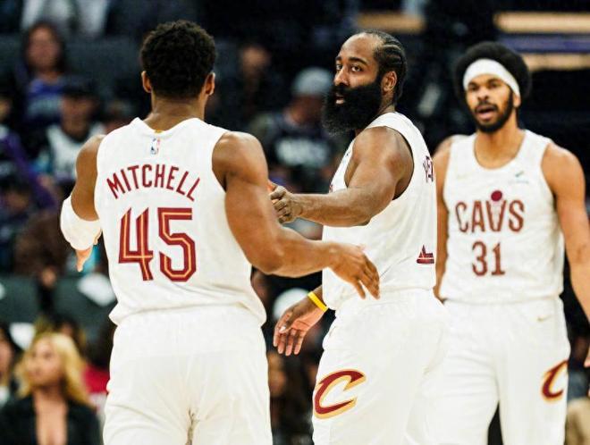 首秀23+8+2！我仍然爱快船，哈登说出心里话，而骑士成了大赢家