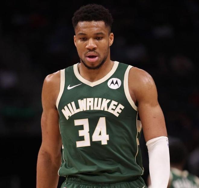 字母哥27+9+8+4力挽狂澜，乔治打铁17中4，雄鹿力克爵士终结4连败