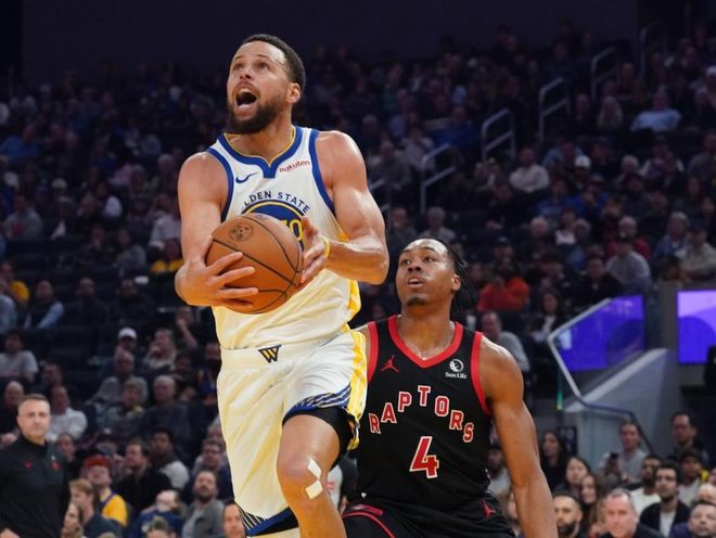 没老大就原形毕露！库里16中6！正负值全场倒数第二！被吊打！