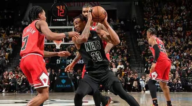 克拉克斯顿28分10板4助 NBA常规赛篮网男篮123-115公牛