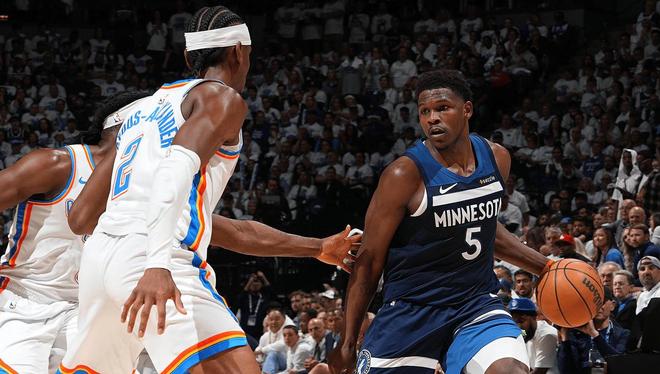 爆冷3分惜败！又12分惨败，联盟第一轰然倒下，总冠军又有悬念了