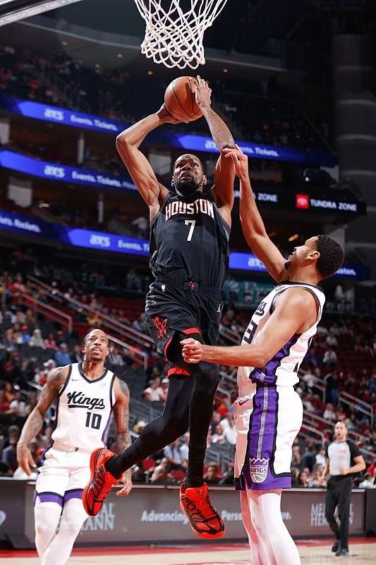 火箭狂胜国王：申京26+13+11第11次三双 威少时隔6年单节17分