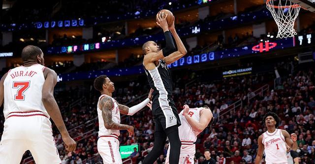 文班：我想做到史无前例的事 所以要做史无前例的训练