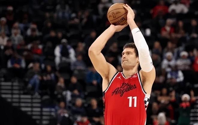 快船95-102不敌火箭 球员评价：柯林斯优秀，2人及格，6人低迷