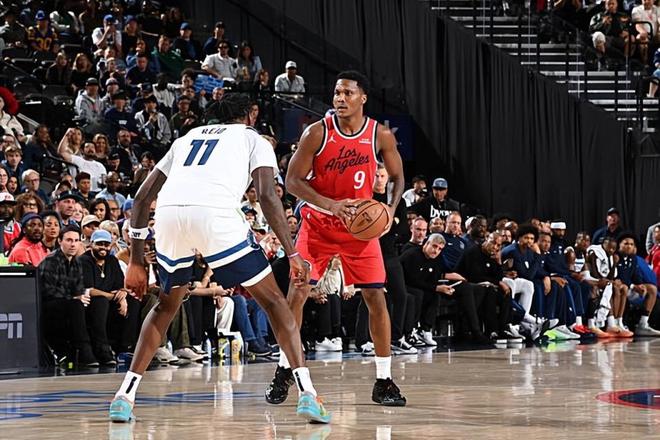 被对手各种针对！快船后场新援在进攻端的表现也是明显吃力起来了