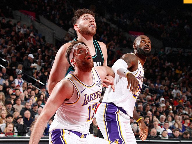 詹姆斯准三双，湖人惨败开拓者！杨瀚森3分钟1失误，湖人难守前六