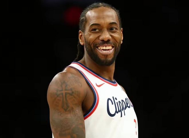 字母哥轰27+9+8+4仍无缘今日最佳！对不起，你碰到不讲理的小卡了