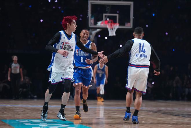 NBA全明星名人赛：字母哥队逆转取胜，王鹤棣10分4板，Shams0分