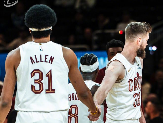 哈登手部骨折，骑士被绝杀！阿伦29分压哨超时，施罗德空砍26分