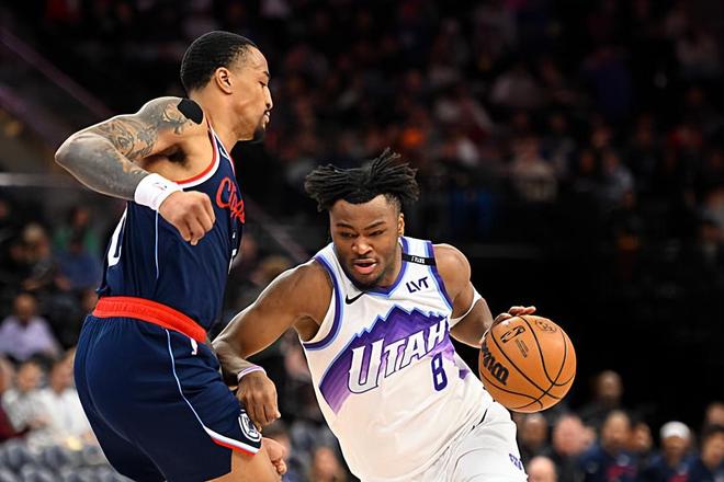 太粘球了！爵士后场新星面对快船的表现真是有些不太理想？