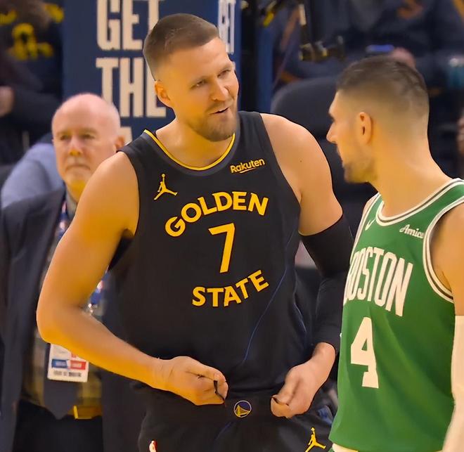 就这还像文班？珀金勇士首秀12分低位能力全无 科尔狂夸被打脸