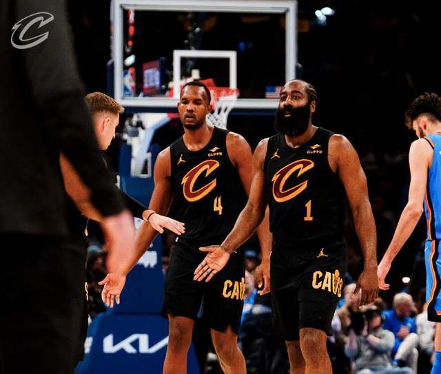 骑士主场战强敌！哈登联手米切尔剑指复仇，最强阵争东部第三