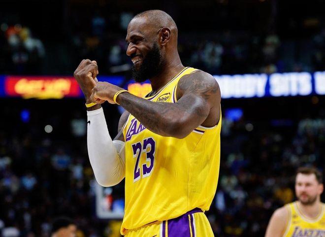 湖人大火收汁掘金！詹姆斯正负值全场第二！再次打服库里铁粉！