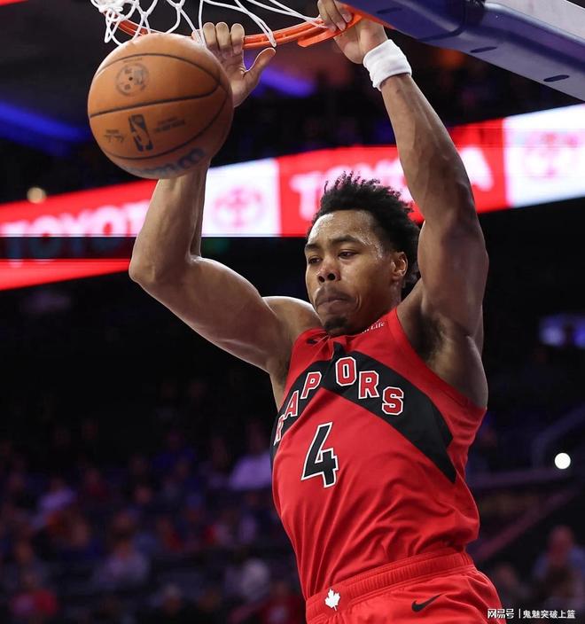 首秀惊艳！4投砸出10+10+1+1+1！他或许真被勇士耽搁了