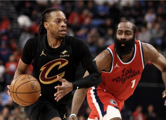 记者：快船认为加兰能与球队一起成长，同时保持未来操作的弹性