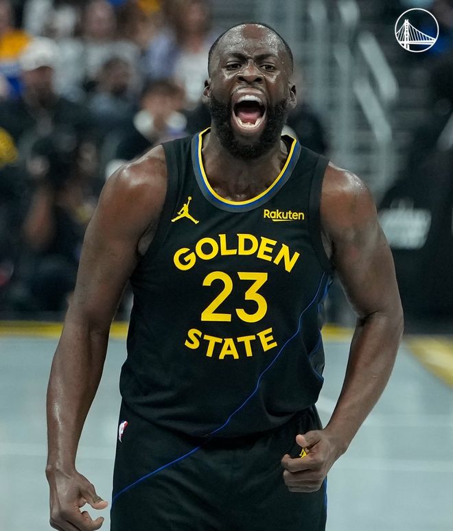 库里13中4还伤退！勇士主场被逆转太惨烈 萌神进更衣室一瘸一拐