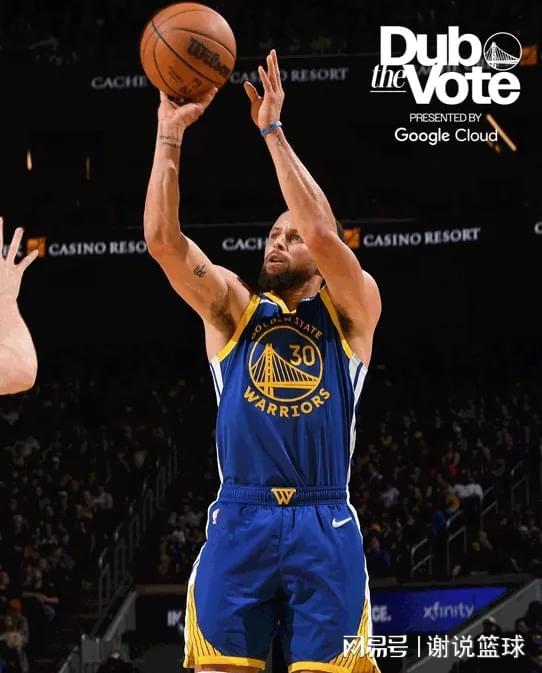 勇士大逆转迎连胜，库里只是功过相抵，三队友更该被夸奖？