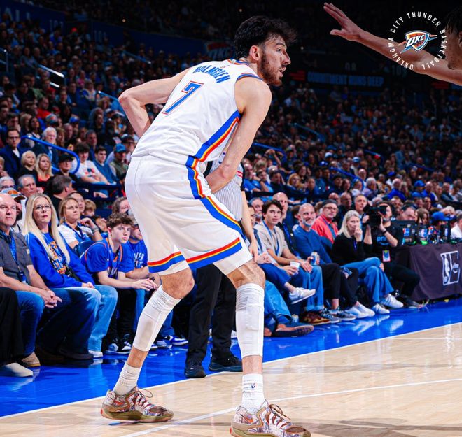 连番扎心雷霆！旧将19+11+4帽 杰威腿筋再伤 惨败雄鹿 难保68胜