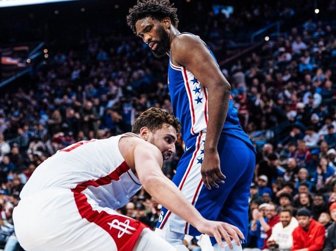 库里轰38+8记三分仍无缘今日最佳！对不起，你碰到暴走的大帝了