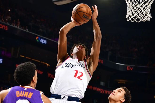 有能力起到更重要的角色！快船后场新星的进步还是非常明显的？