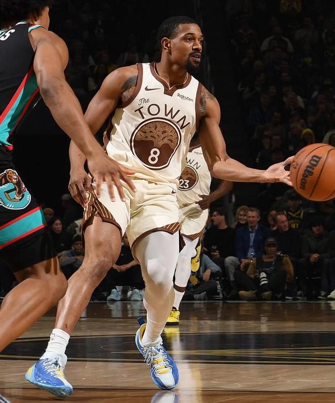 库里退出全明星！霍福德16+9+6追梦格林7失误，勇士17分逆转灰熊