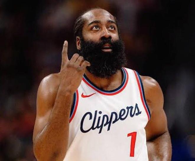 哈登快船生涯数据：21.1分8.5助5.3板，队史场均20+5+5第一人