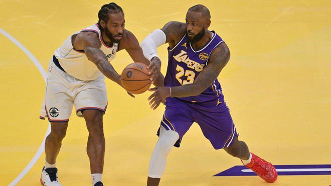 湖人内部人士对莱昂纳德加盟持谨慎态度，而快船未来充满不确定性