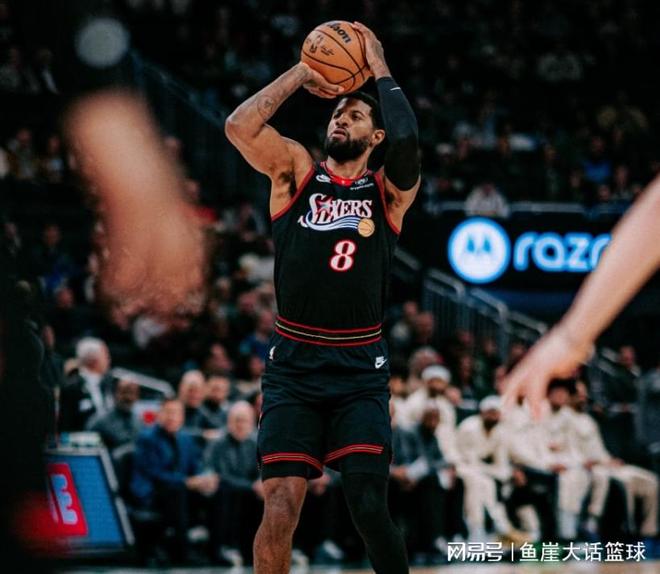 76人加时胜雄鹿！马克西54+9完成救赎，勇士弃将32+14，乔治21+5