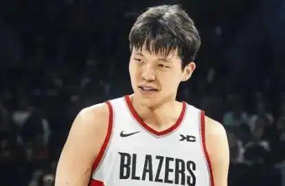 攻防一体，10+5+4+3+1！杨瀚森首秀近乎完美！开拓者33分大胜勇士