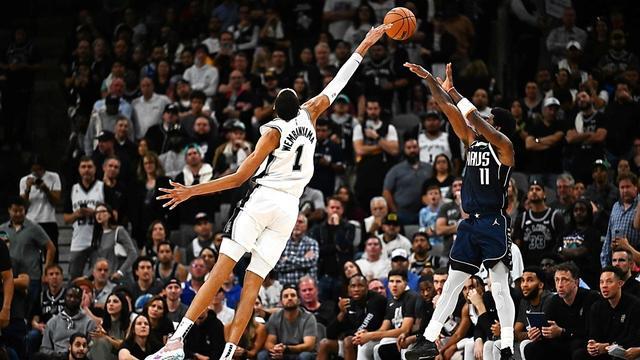 文班谈盖帽：我就喜欢看他们努力半天，最后被我毁掉一天的样子