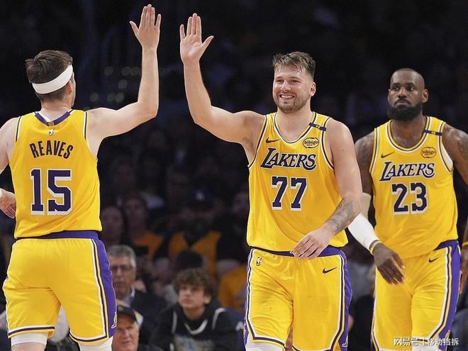 5胜11负！不怪湖人被看衰，所谓的争冠口号听起来一点不符合实际