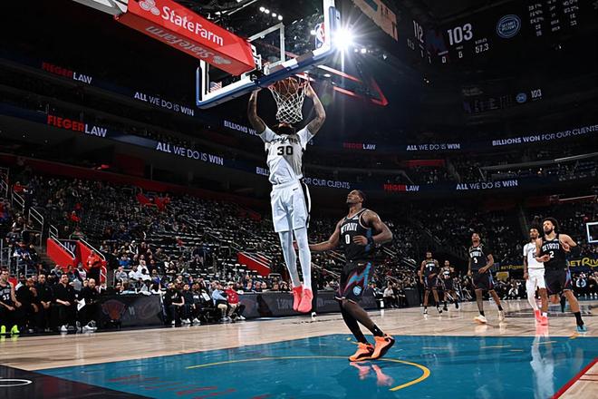 又一次打出了超5倍工资的表现，马刺锋线大将的合同真是太优质了